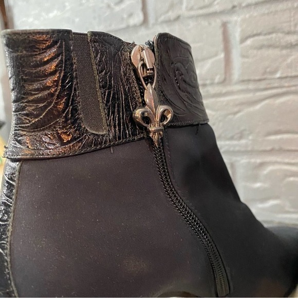 -DONALD J‎ PLINER BLACK LUCYA SIZE 6 KITTEN HEEL POINTED TOE BOOTIES - Picture 4 of 8